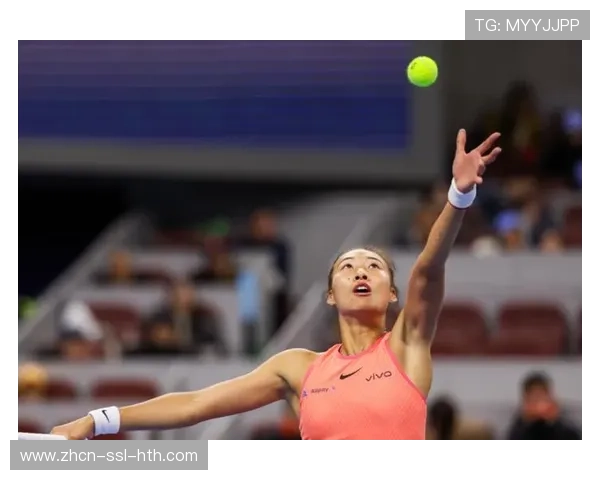 帕克斯多哈站情绪崩溃摔拍，郑钦文顽强挽救13个破发点取胜